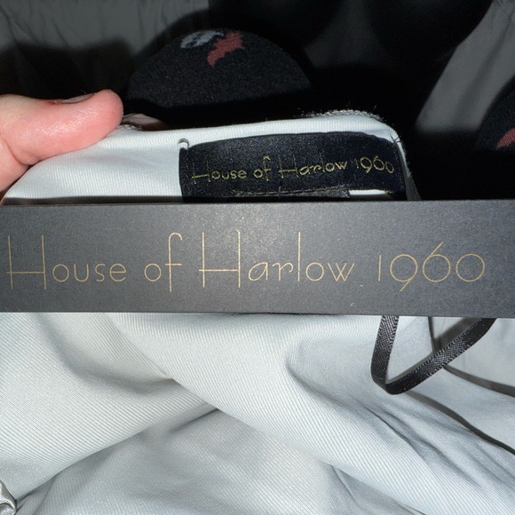 House Of Harlow 1960 Brand New Bella Long Sleeve V-Neck Bodysuit - Picture 9 of 9